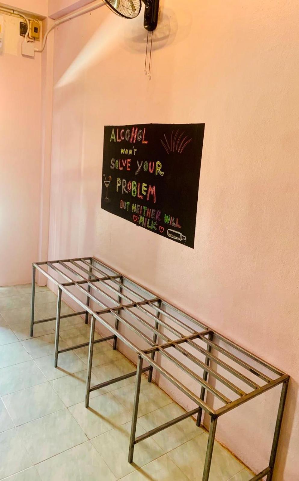 האד רין The Black Sheep Hostel מראה חיצוני תמונה